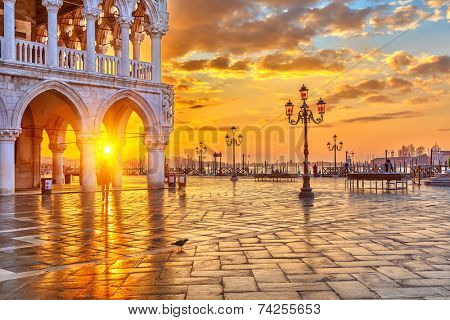Piazza San Marco at sunrise, Vinice, Italy