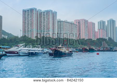 Hong Kong-march 12: Traditional Fishing Trawler In The Aberdeen Bay. Famous Floating Village