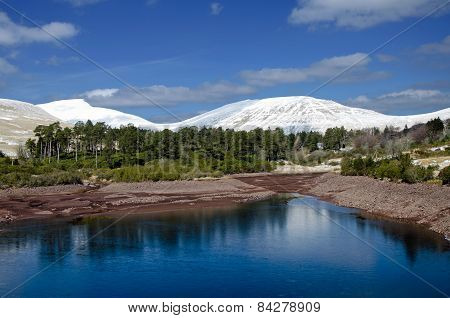 Snow capped mountains in the Brecon Beacons