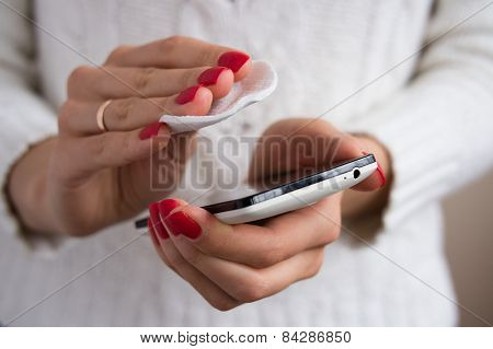 ?lean The Phone With A Cotton Pad