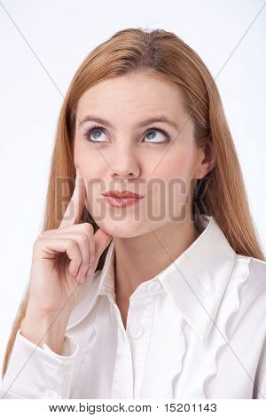 Entreprise jeune femme pensée
