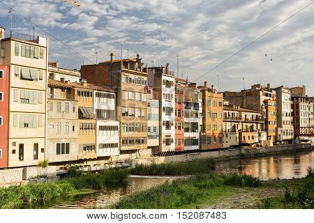 Girona (Gerona Catalunya Spain): old colorful houses along the Onyant river