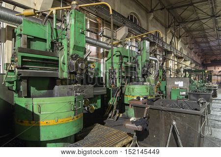 MOSCOW - FEBRUARY 2010: Wheel shop vehicle repair station depot 