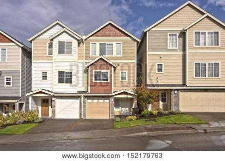 Family homes in a row in Gresham Oregon.