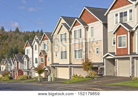 Family homes in a row in Gresham Oregon.