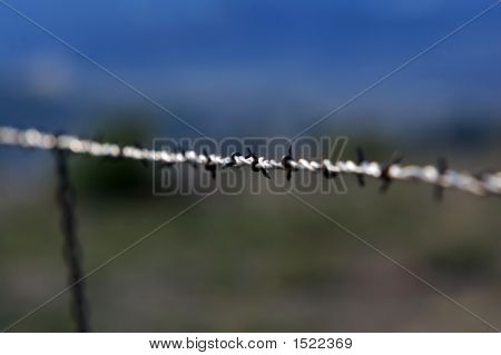 Valla de alambre de púas