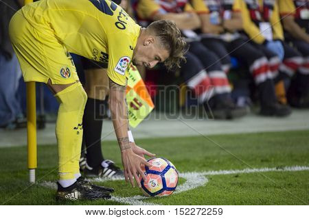 VILLARREAL, SPAIN - OCTOBER 16th: Castillejo during La Liga soccer match between Villarreal CF and R.C. Celta de Vigo at El Madrigal Stadium on October 16, 2016 in Villarreal, Spain