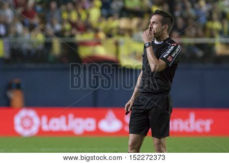 VILLARREAL, SPAIN - OCTOBER 16th: Referee Estrada Fernandez during La Liga soccer match between Villarreal CF and R.C. Celta de Vigo at El Madrigal Stadium on October 16, 2016 in Villarreal, Spain