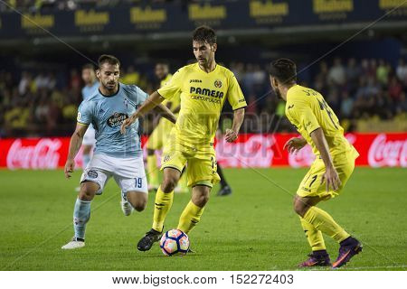 VILLARREAL, SPAIN - OCTOBER 16th: Trigueros with ball during La Liga soccer match between Villarreal CF and R.C. Celta de Vigo at El Madrigal Stadium on October 16, 2016 in Villarreal, Spain