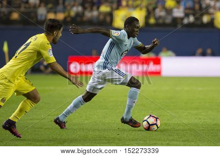 VILLARREAL, SPAIN - OCTOBER 16th: Pione Sisto during La Liga soccer match between Villarreal CF and RC Celta de Vigo at El Madrigal Stadium on October 16, 2016 in Villarreal, Spain