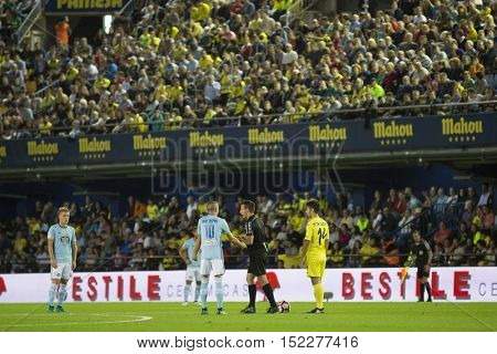 VILLARREAL, SPAIN - OCTOBER 16th: Pione Sisto during La Liga soccer match between Villarreal CF and RC Celta de Vigo at El Madrigal Stadium on October 16, 2016 in Villarreal, Spain