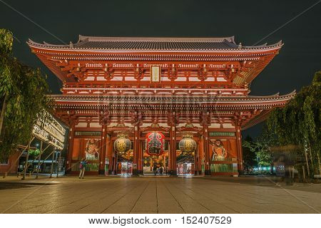 SENSOJI TEMPLE, JAPAN - OCTOBER 11 ,2016 :: The Kaminarimon (Thunder Gate), the gate of Sensoji Temple and the symbol of Asakusa at Night , Tokyo, Japan. October 11 2016