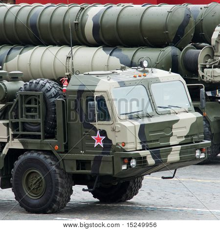 มอสโก - 6 พฤษภาคม: รัสเซีย S 400 Triumf ในทุกอย่างอยู่ในระหว่างการฉลองครบรอบของชัยชนะใน Patrio มาก