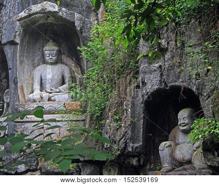 Feilai Feng Grottoes With Fine Buddhist Stone Carvings