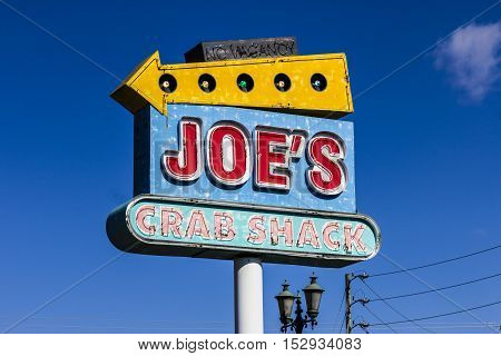 Indianapolis, IN - Circa October 2016: Joe's Crab Shack Local Signage. Joe's Crab Shack is a chain of beach-themed seafood casual dining restaurants owned by Ignite Restaurant Group