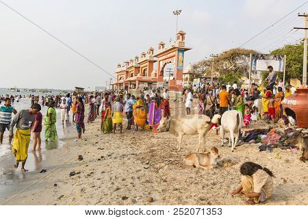 Rameshwaram, Tamil Nadu, India- March Circa 2018. At The Gate, Unidentified Hindu Pilgrims People Re