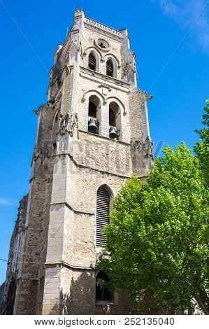 Saint Saturnin Church In Town Pont-saint-esprit, France
