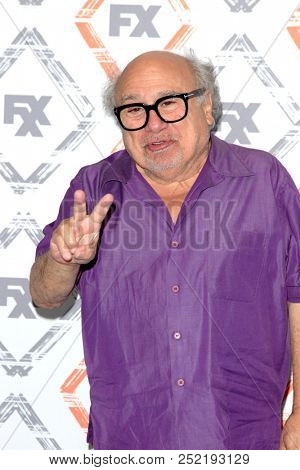 LOS ANGELES - AUG 3:  Danny DeVito at the FX TCA Starwalk - Summer 2018 on the Beverly Hilton Hotel on August 3, 2018 in Beverly Hills, CA