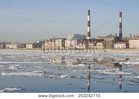 Saint Petersburg, Russia - April 12, 2018: View Of Sinopskaya Embankment In The April Morning