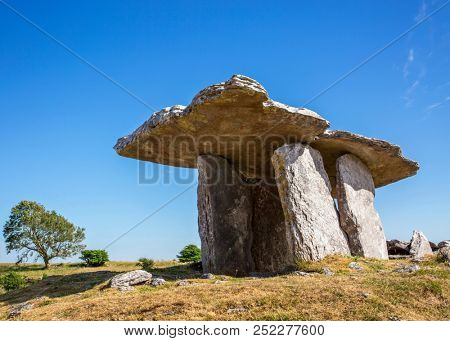 Poulnabrone dolmen, portal tomb in the Burren, County Clare, Ireland