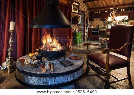 Musselkanaal, The Netherlands, November 7, 2017: Tasty Snacks Around A Campfire In A Groningen Farm 