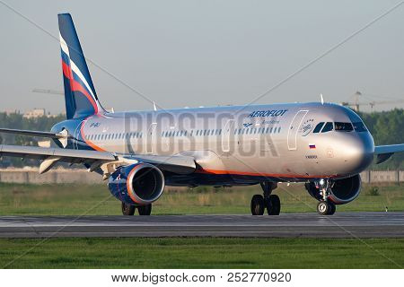 Novosibirsk, Russia - June 7, 2018: Airbus A321-211 Vp-bkj Aeroflot On The Runway Of Tolmachevo Inte