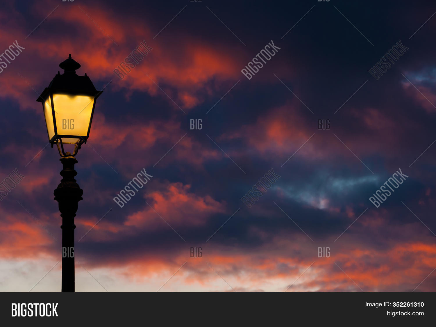 Old Fashioned Street Image & Photo (Free Trial) | Bigstock