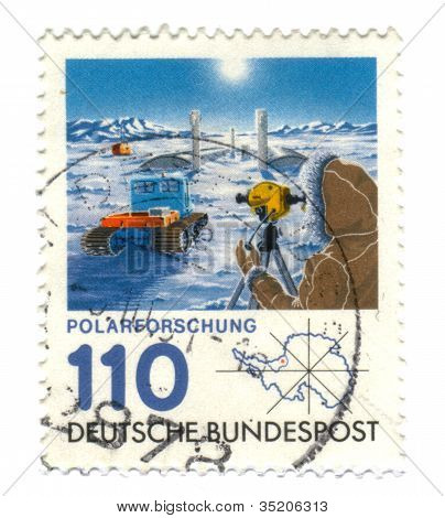 Circa 1981: et stempel trykt i Tyskland viser Polar Research Georg Von Neumayer Station, Circa 1981