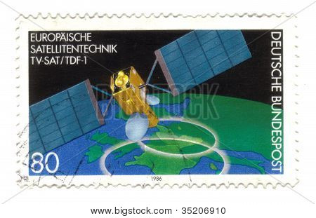 Germania-circa 1980 un timbro stampato In Germania Mostra satelliti europei Tv satellitare Tdf-1, Circa 1980