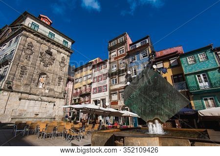 Porto, Portugal - November 21, 2019: Cube Fountain (fonte Do Cubo) In Ribeira Square In The Center O