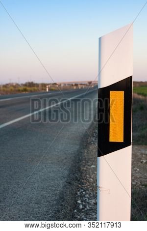 Road Kilometer - Vertical Image - Indication