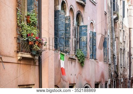 Venice Windows And Doors