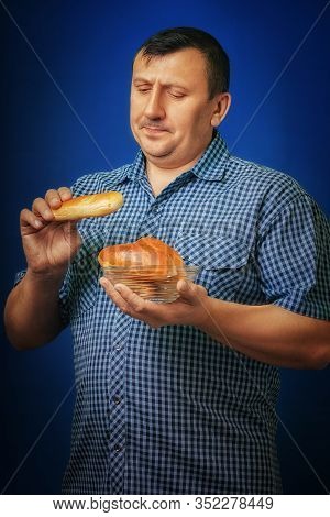 The Man Is Going To Eat A Favourite Dish. Widely I Opened The Mouth. Ready-made Product Of Fast Food