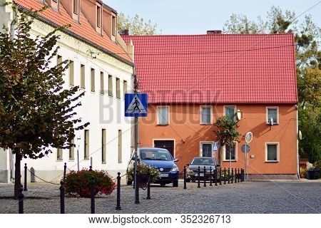 Trzcinsko-zdroj, Poland.8 October 2018. Old Urban Buildings In Town Trzcinsko-zdroj In Western Polan