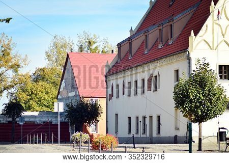 Trzcinsko-zdroj, Poland.8 October 2018. Old Urban Buildings In Town Trzcinsko-zdroj In Western Polan