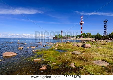 The Picturesque Coast Of The Gulf Of Finland. Beautiful Summer View Of The Baltic Sea Coastline, Len