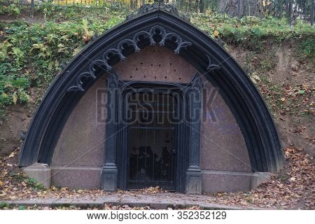 Saint Petersburg, Russia - May 16, 2018: Landscape With Beautiful View Of The Gothic Church Of Peter