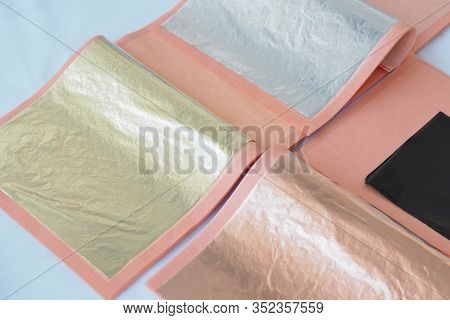 A Picture Of The Background With Gold Leaf On The Tiled Floor. Art Material - Potal