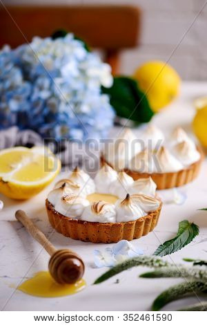 Vegan Lemon Meringue Tart. Style Vintage.selective Focus