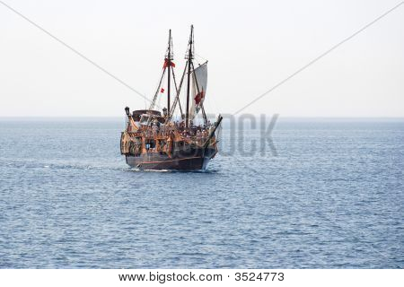 Vecchia nave a vela