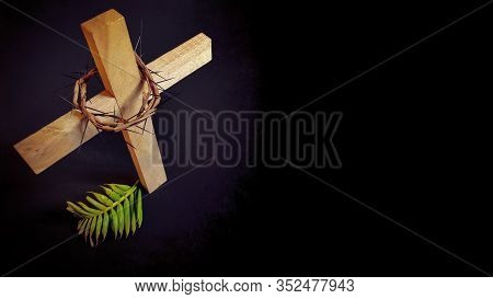 Lent Season,holy Week And Good Friday Concepts - Closed Up Wooden Cross,crown Of Thorns And Palm Lea