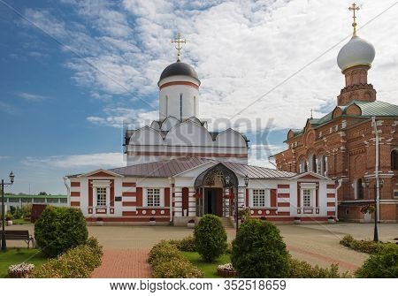 St. Nicholas Cathedral (xvi Century) Of The Nikolo-peshnoshsky Monastery