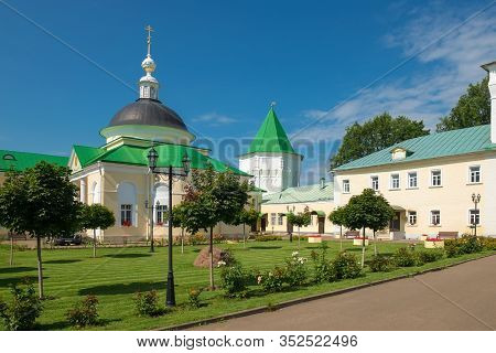 On The Territory Of The Nikolo-peshnoshsky Monastery In The Village Of Lugovoi, Dmitrovsky District,