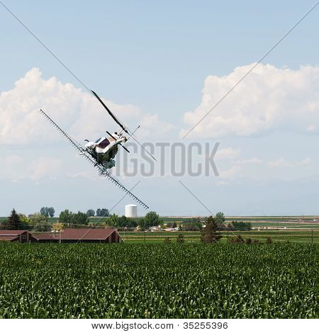 Helikopter permetezés termények a növényvédőszer
