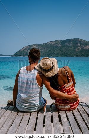 Beautiful Tropical Island Beach - Koh Kham, Trat Thailand Pattaya Asia, Couple Relax On Tropical Isl