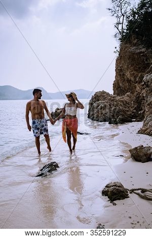 Beautiful Tropical Island Beach - Koh Kham, Trat Thailand Pattaya Asia, Couple Relax On Tropical Isl