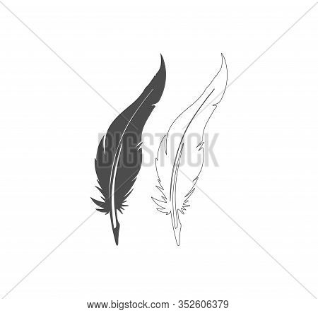 Collection Of Vintage Feathers For A Writer Letter. Abstract Feather Icon, Simple Style - Stock Illu