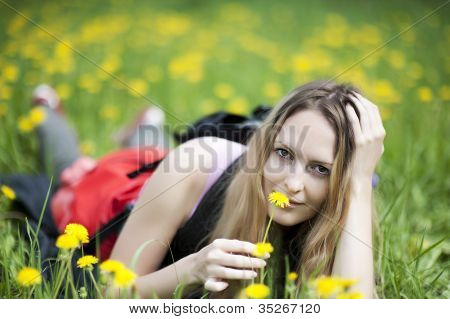 Bella ragazza giovane studente