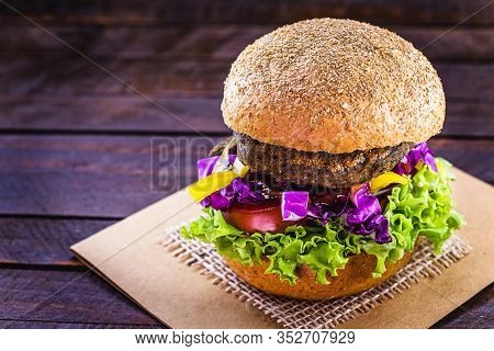 Vegetarian Hamburger, Roasted And Ready For Consumption. Healthy And Vegetarian Life Concept. Meatle
