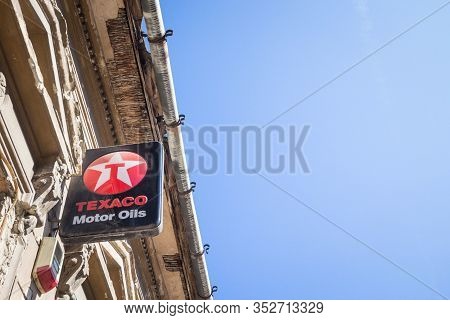 Subotica, Serbia - March 30, 2019: Texaco Logo On One Of Their Retailer Garages In Subotica. Texaco 